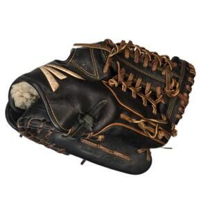 Easton Hemlock  Series Sheepskin 11.75" Baseball Glove LWS1175 Right Hand Throw